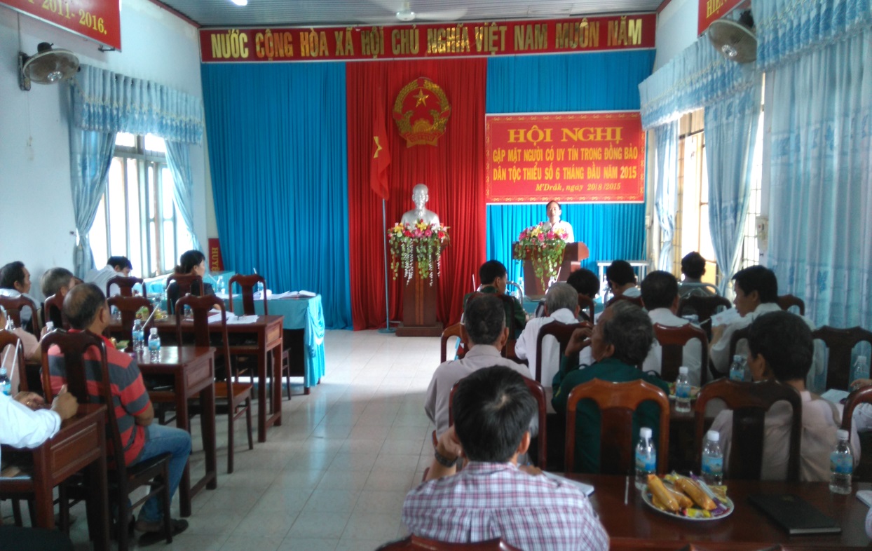 Huyện M’Drăk tổ chức Hội nghị gặp mặt người có uy tín trong đồng bào dân tộc thiểu số 6 tháng đầu năm 2015